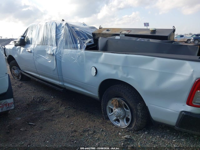 3C6UR5HJ1RG131598 RAM 2500 Tradesman 4x4 8&#039; Box