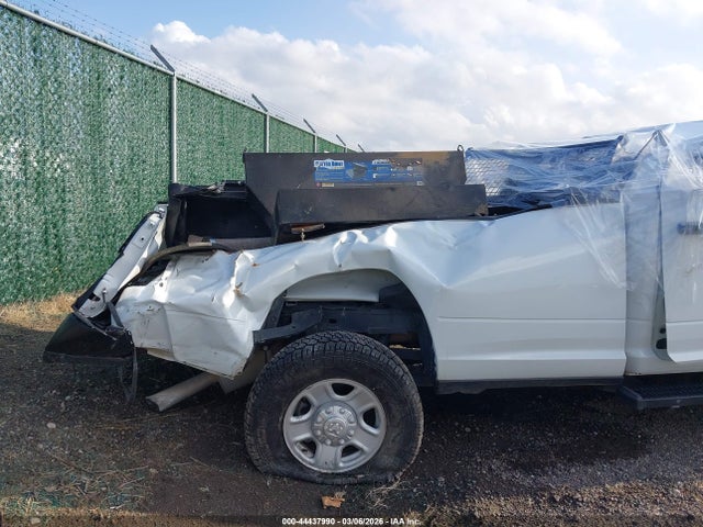3C6UR5HJ1RG131598 RAM 2500 Tradesman 4x4 8&#039; Box
