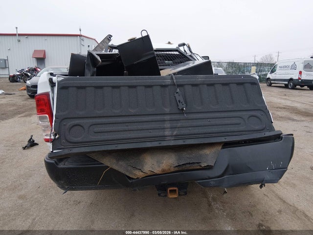 3C6UR5HJ1RG131598 RAM 2500 Tradesman 4x4 8&#039; Box