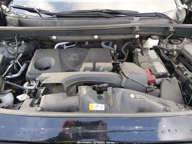 2T3A1RFV5NC273092 Toyota Rav4 Xle Premium