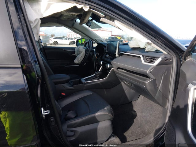 2T3A1RFV5NC273092 Toyota Rav4 Xle Premium