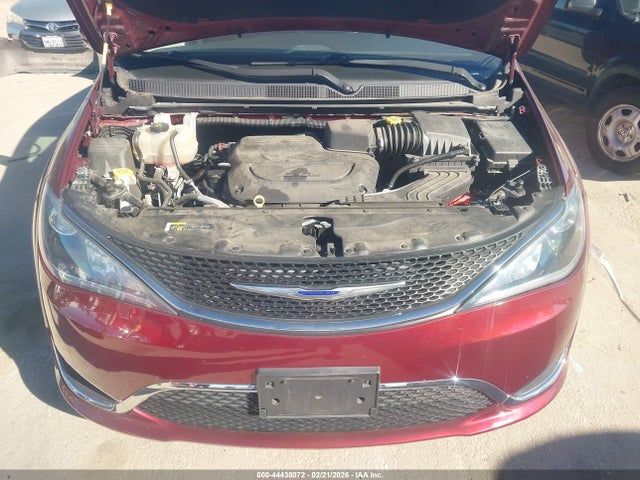 44438072 :رقم المزاد ، 2C4RC1BG2KR587986 vin ، 2019 Chrysler Pacifica Touring L مزاد بيع