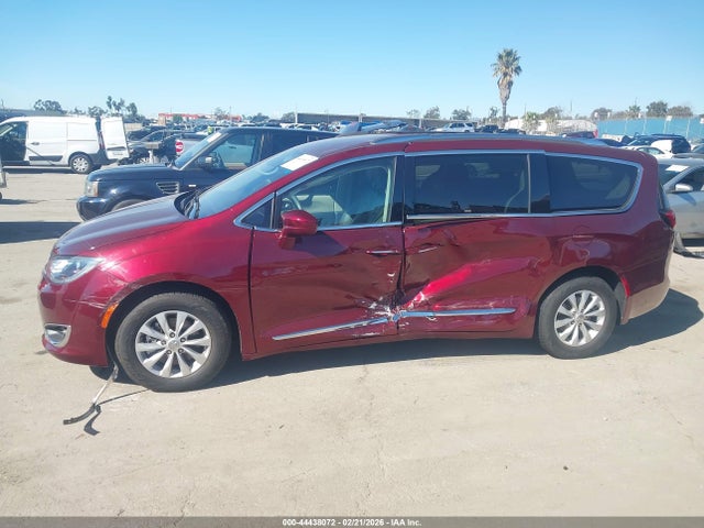44438072 :رقم المزاد ، 2C4RC1BG2KR587986 vin ، 2019 Chrysler Pacifica Touring L مزاد بيع