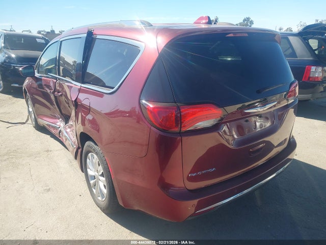 44438072 :رقم المزاد ، 2C4RC1BG2KR587986 vin ، 2019 Chrysler Pacifica Touring L مزاد بيع