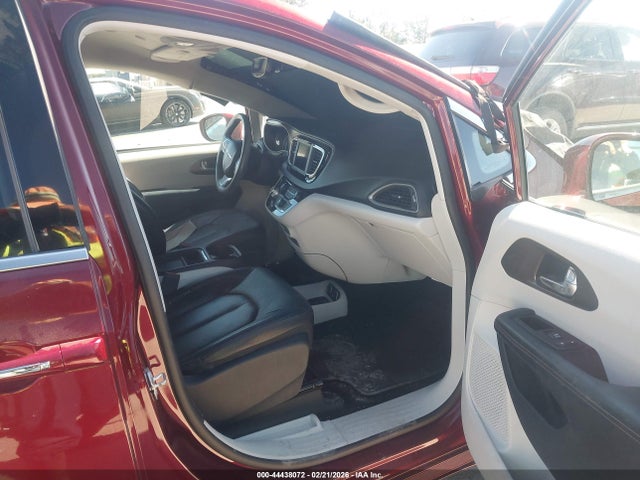 44438072 :رقم المزاد ، 2C4RC1BG2KR587986 vin ، 2019 Chrysler Pacifica Touring L مزاد بيع