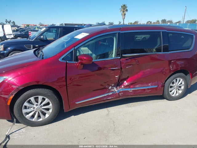44438072 :رقم المزاد ، 2C4RC1BG2KR587986 vin ، 2019 Chrysler Pacifica Touring L مزاد بيع