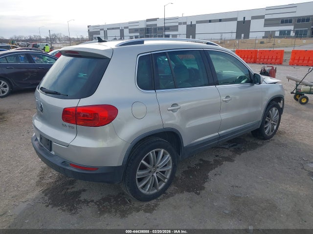 2012 VOLKSWAGEN TIGUAN WVGAV7AX3CW527098 Photo 3