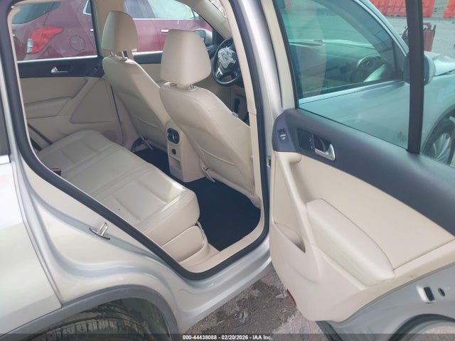 2012 VOLKSWAGEN TIGUAN WVGAV7AX3CW527098 Photo 7