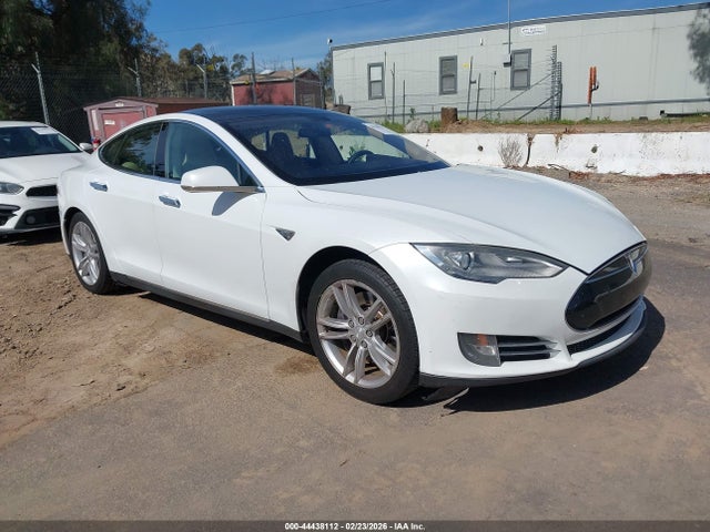 2013 TESLA MODEL S 5YJSA1CN3DFP10391 Photo 0