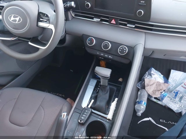 KMHLL4DGXSU913522 Hyundai ELANTRA SE