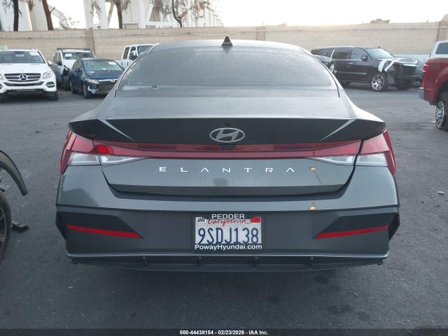 KMHLL4DGXSU913522 Hyundai ELANTRA SE