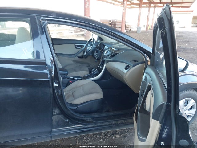 5NPDH4AE4GH726369 Hyundai ELANTRA SE