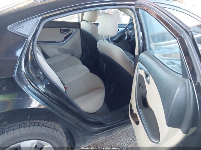 5NPDH4AE4GH726369 Hyundai ELANTRA SE