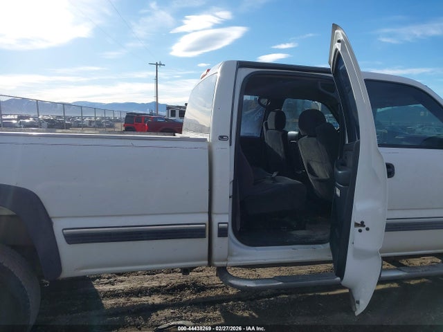 2002 Chevrolet Silverado 2500hd Ls მანქანა იყიდება აუქციონზე, vin: 1GCHK23132F230855, აუქციონის ნომერი: 44438269