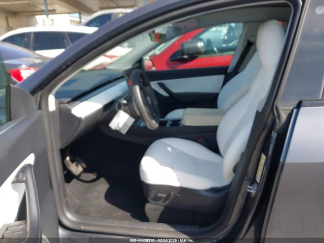 2021 TESLA MODEL Y 5YJYGDEE0MF258326 Photo 4