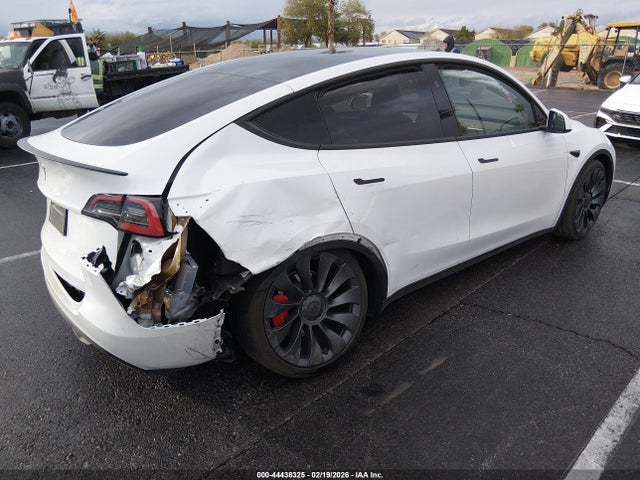 2024 TESLA MODEL Y 7SAYGDEF5RF190186 Photo 3