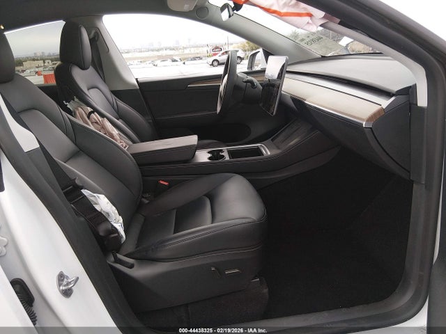 2024 TESLA MODEL Y 7SAYGDEF5RF190186 Photo 4