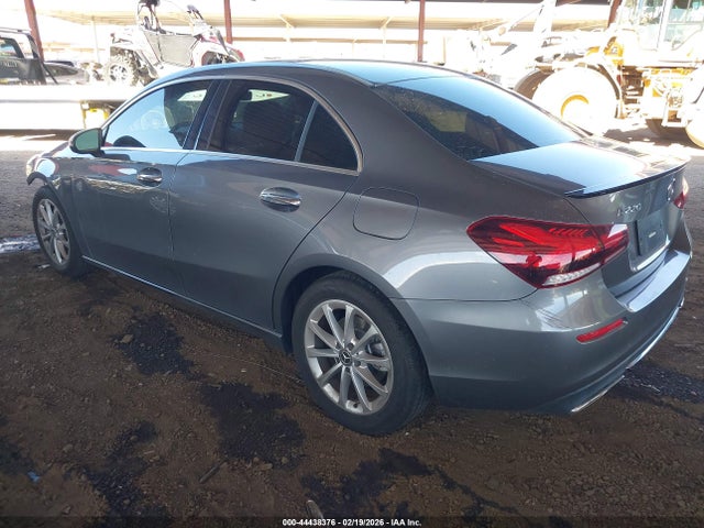 W1K3G4EB2MJ263817 Mercedes-Benz A 220