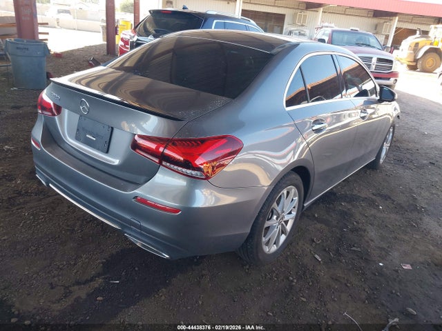 W1K3G4EB2MJ263817 Mercedes-Benz A 220
