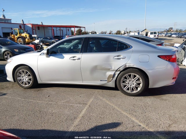 44438378 :رقم المزاد ، JTHBW1GGXD2009457 vin ، 2013 Lexus Es 300h مزاد بيع