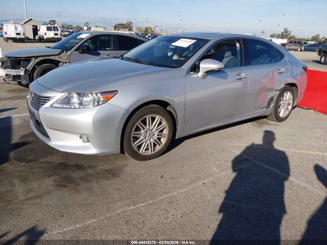 44438378 :رقم المزاد ، JTHBW1GGXD2009457 vin ، 2013 Lexus Es 300h مزاد بيع