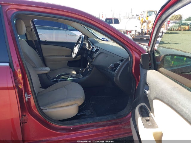 2011 Chrysler 200 Touring მანქანა იყიდება აუქციონზე, vin: 1C3BC1FG3BN503946, აუქციონის ნომერი: 44438380