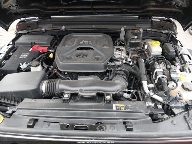1C4HJXDNXJW203927 Jeep Wrangler Unlimited Sport 4x4