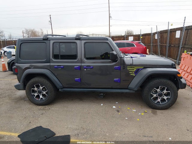 1C4HJXDNXJW203927 Jeep Wrangler Unlimited Sport 4x4