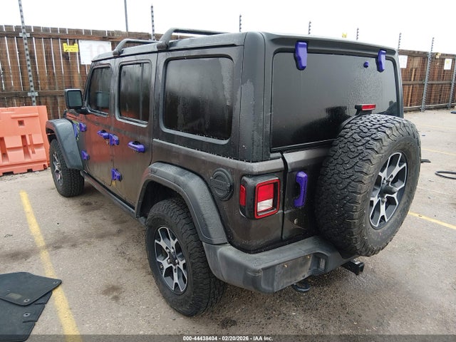 1C4HJXDNXJW203927 Jeep Wrangler Unlimited Sport 4x4
