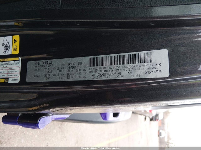 1C4HJXDNXJW203927 Jeep Wrangler Unlimited Sport 4x4