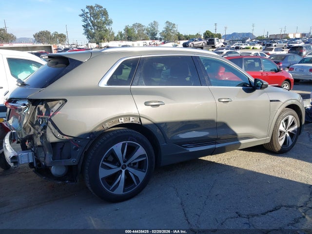 Продажа на аукционе авто 2024 Audi Q8 E-tron Premium Quattro, vin: WA14AAGE0RB015891, номер лота: 44438425