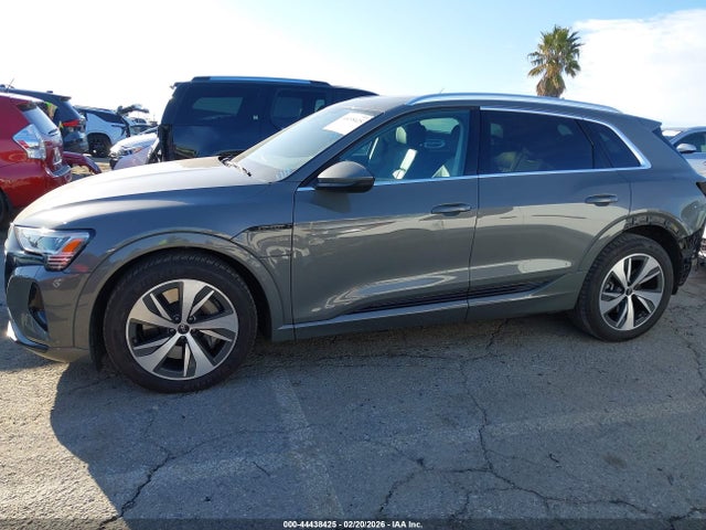 Продажа на аукционе авто 2024 Audi Q8 E-tron Premium Quattro, vin: WA14AAGE0RB015891, номер лота: 44438425