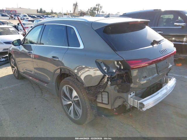 2024 AUDI Q8 E-TRON WA14AAGE0RB015891 Photo 2