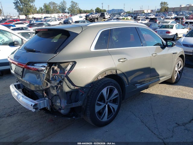 2024 AUDI Q8 E-TRON WA14AAGE0RB015891 Photo 3