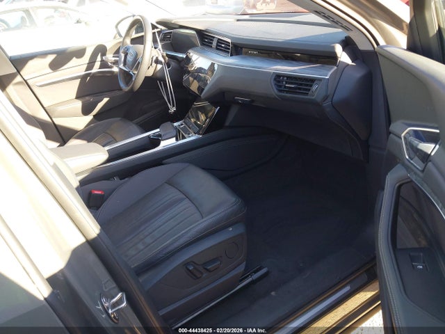 2024 AUDI Q8 E-TRON WA14AAGE0RB015891 Photo 4