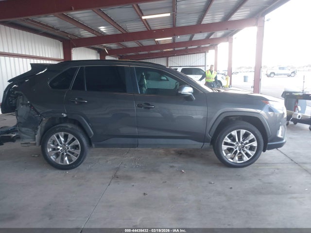 2T3A1RFV4SW548140 Toyota Rav4 Xle Premium