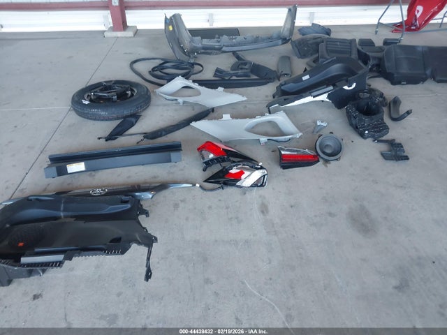 2T3A1RFV4SW548140 Toyota Rav4 Xle Premium