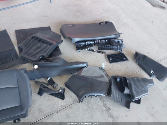 2T3A1RFV4SW548140 Toyota Rav4 Xle Premium