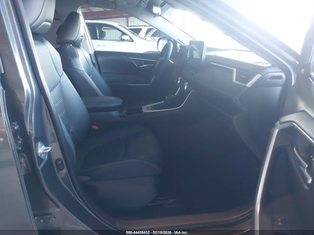 2T3A1RFV4SW548140 Toyota Rav4 Xle Premium