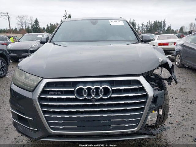 WA1LHAF7XJD032653 Audi Q7 2.0t Premium