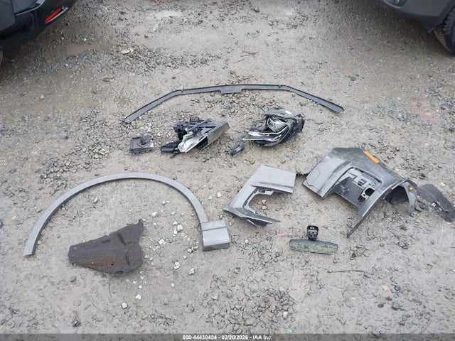 WA1LHAF7XJD032653 Audi Q7 2.0t Premium