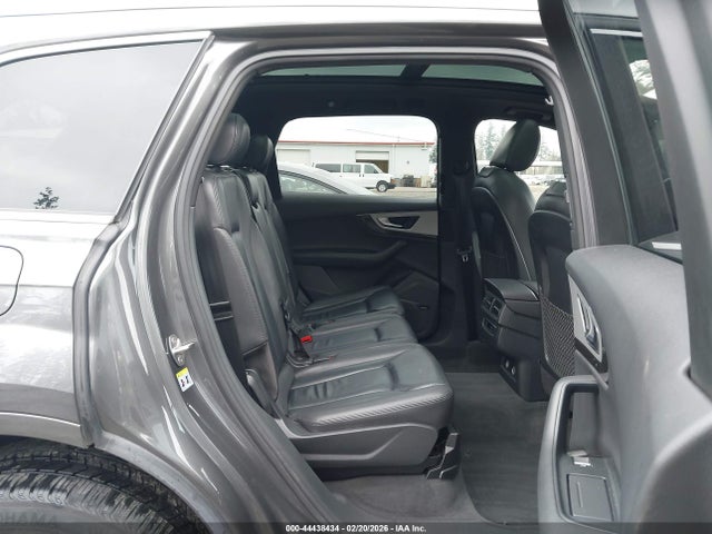 WA1LHAF7XJD032653 Audi Q7 2.0t Premium