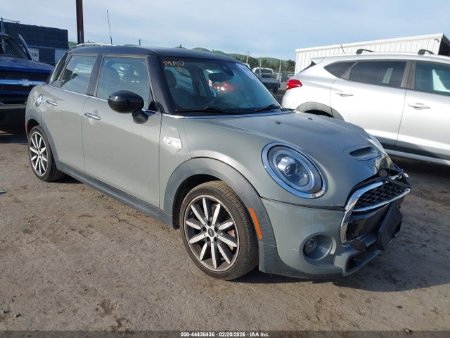 2021 MINI HARDTOP WMWXU9C0XM2N21950