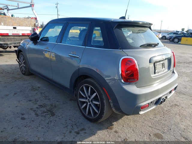 2021 MINI HARDTOP WMWXU9C0XM2N21950 Photo 2