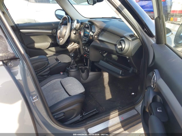2021 MINI HARDTOP WMWXU9C0XM2N21950 Photo 4