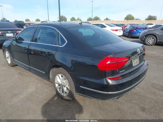 1VWAT7A39GC043660 Volkswagen Passat 1.8t S