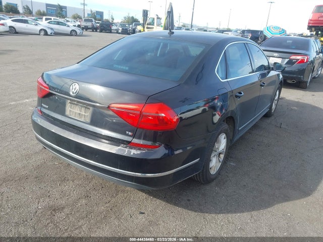 1VWAT7A39GC043660 Volkswagen Passat 1.8t S