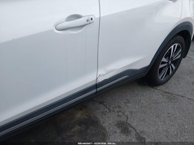 3N1CP5CU9JL537946 Nissan KICKS SR