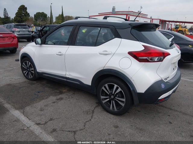 3N1CP5CU9JL537946 Nissan KICKS SR
