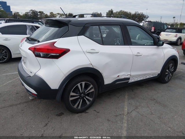 3N1CP5CU9JL537946 Nissan KICKS SR